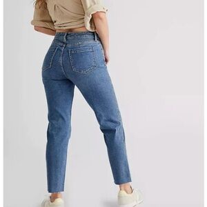 🍀 Free People We The Free CRVY High Rise Straight Leg Distressed Raw Hem Jeans